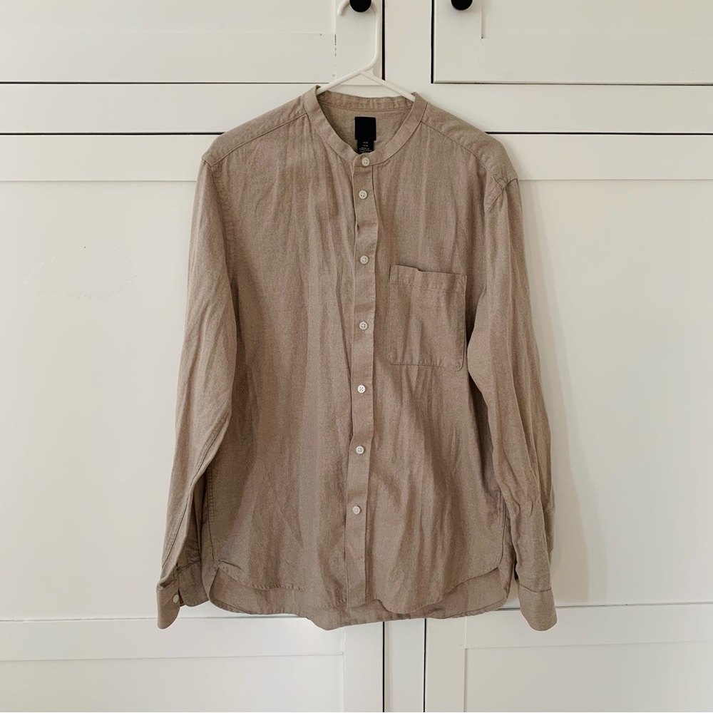 Men’s H&M Oatmeal Button Up Shirt Size Medium